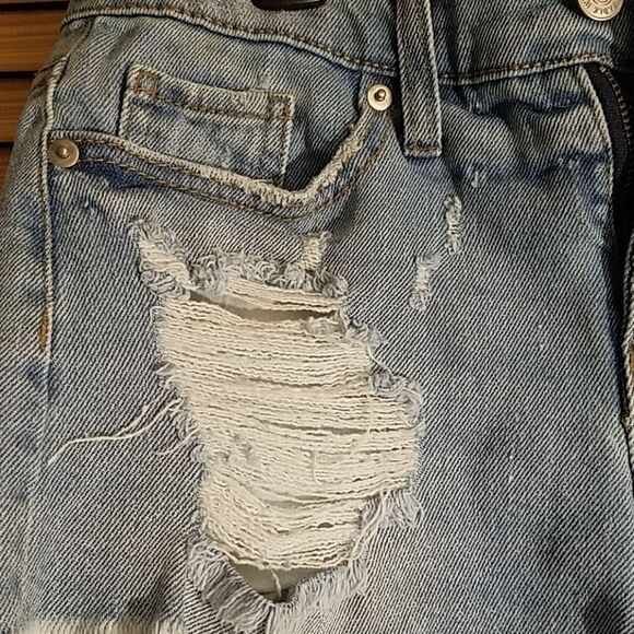 Wild Fable sz 2 distressed blue jean shorts - Picture 4 of 6